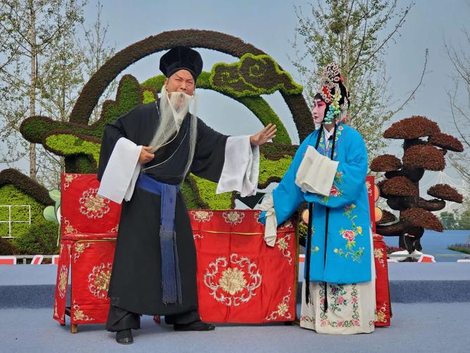 东风剧团“喜迎国庆·助力园博”文化惠民演出侧记 一场唱进百姓心坎里的戏曲盛宴